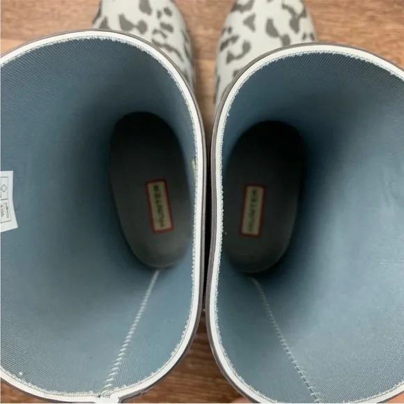 HUNTER Refined Stormy Gray Hybrid Leopard Print Luna Short Rain Boots | 7 - Picture 10 of 14